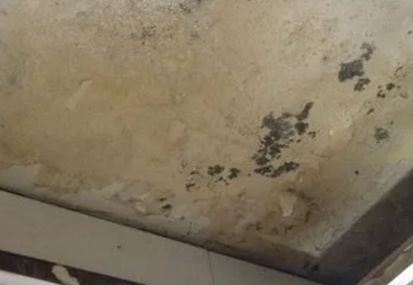 黑河市阳台漏水维修公司分享下黑河市卫生间渗水维修需要注意哪些问题。